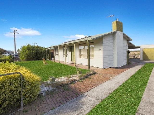 House for rent in Yallourn North, Victoria