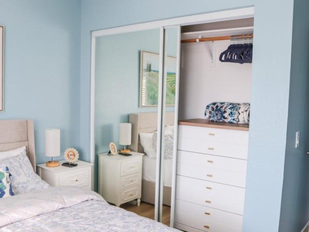 Room for rent in California