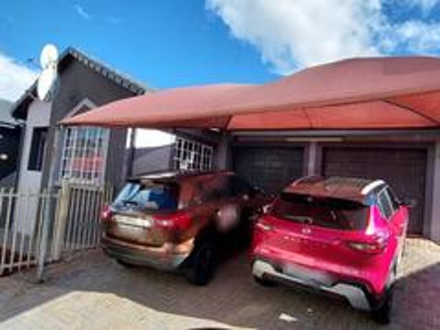 House for sale in Akasia, Gauteng