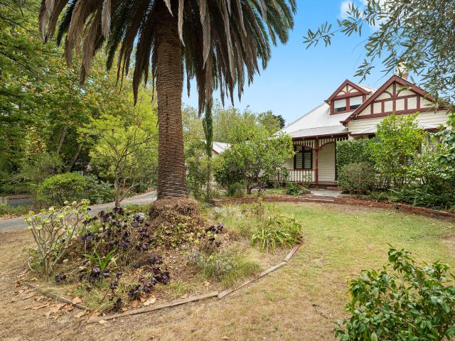 House for rent in Surrey Hills, Melbourne