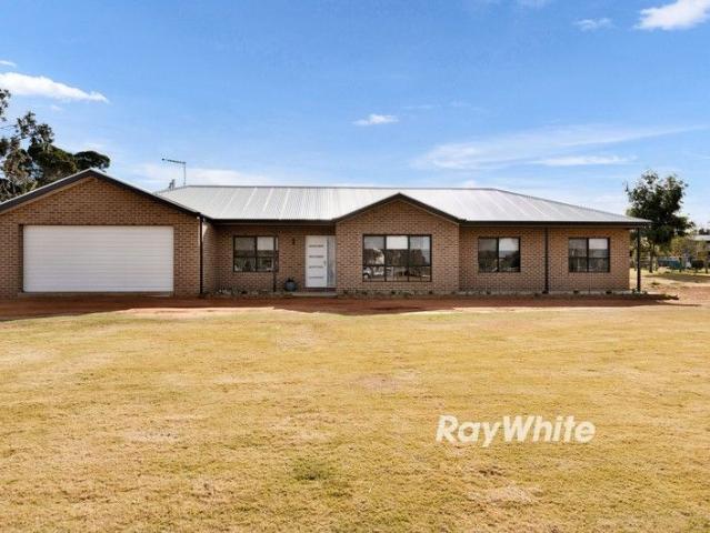 House for sale in Coomealla