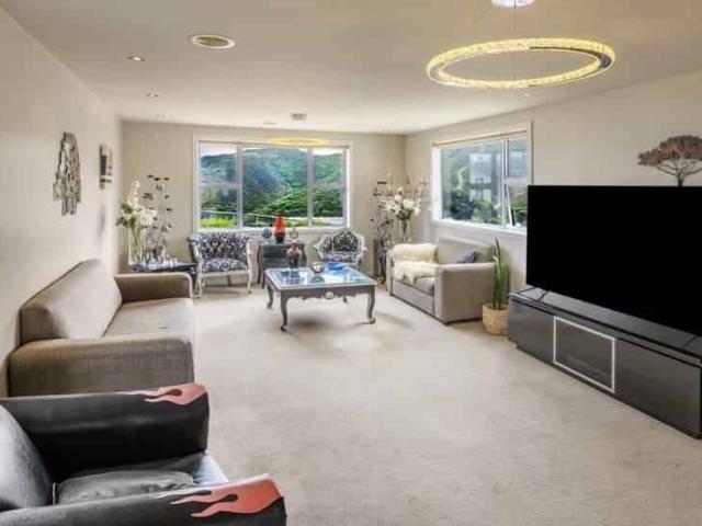 House for rent in Ōwhiro Bay, Wellington