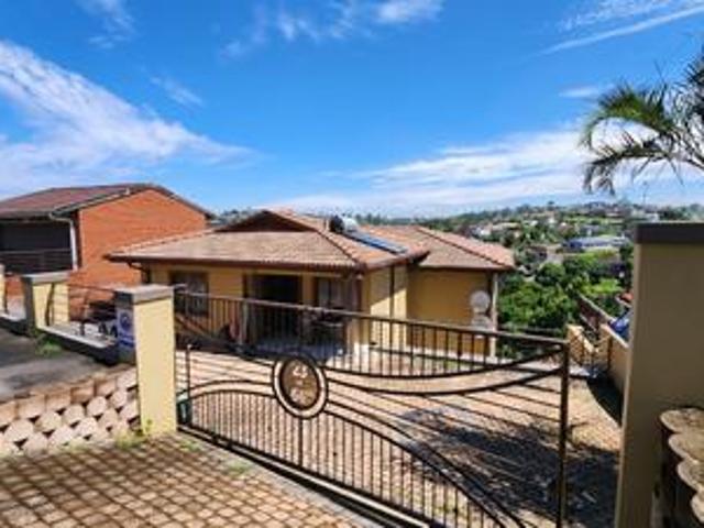 House for sale in Chatsworth, Kwazulu-natal