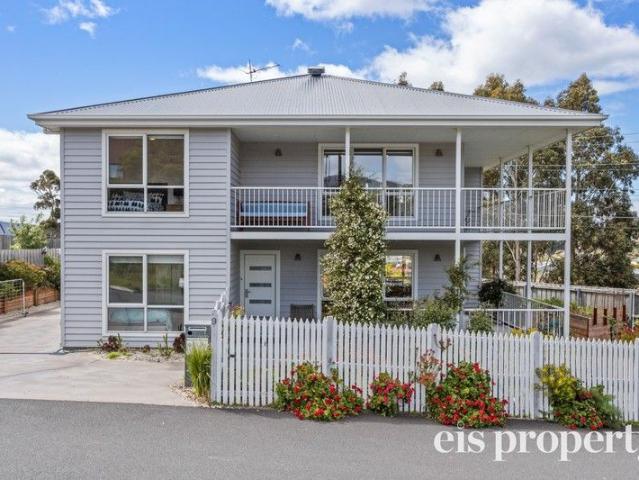 House for sale in Lenah Valley, Tasmania