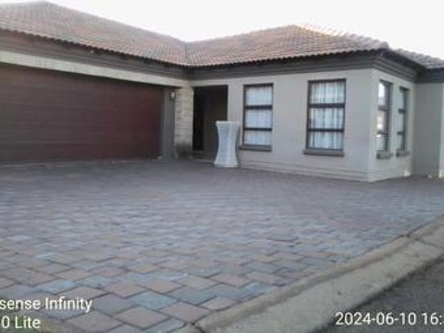 House for sale in Akasia, Gauteng