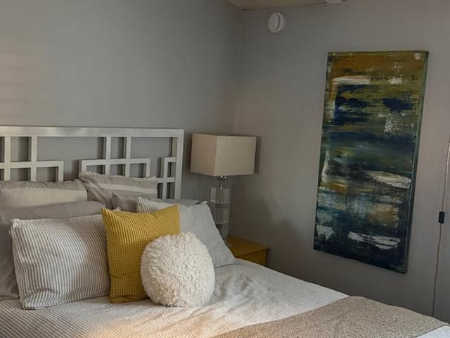 Room for rent in Lake Balboa Neighborhood Council District, Canoga Park