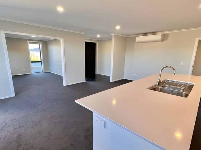 House for rent in Chaslands, Canterbury