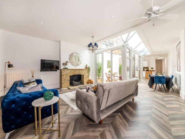 House for rent in Royal Borough of Kensington and Chelsea, Greater London