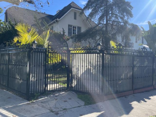 Room for rent in Canoga Park, California