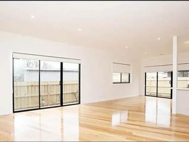 Townhouse for rent in Camerons Creek, Victoria