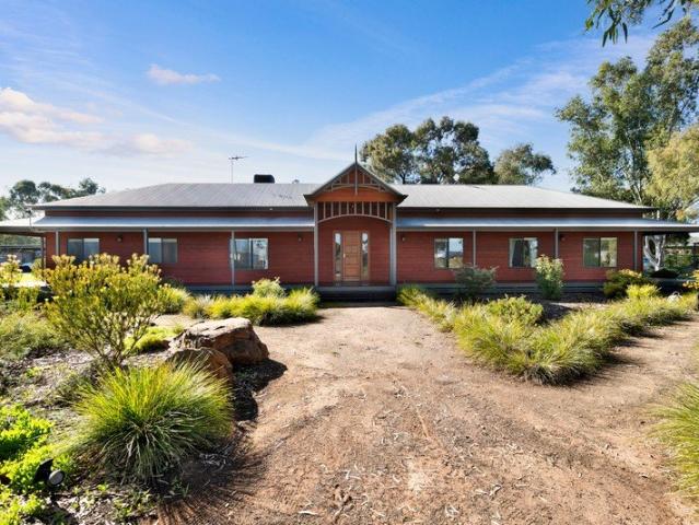 House for sale in Nichols Point, Victoria