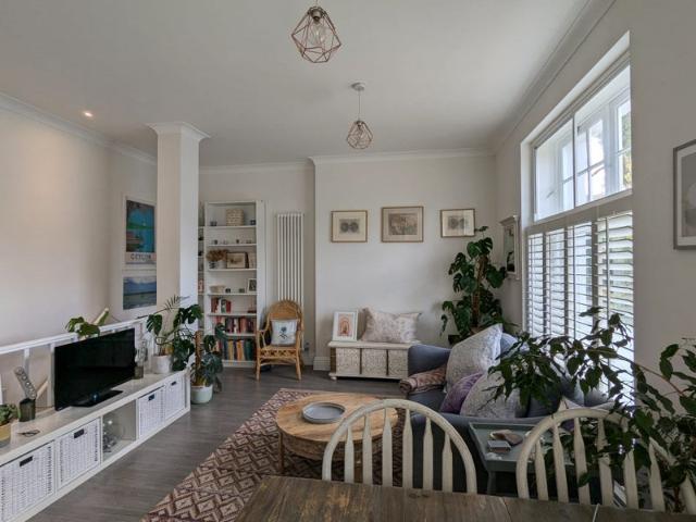 Apartment for rent in Stockwell, Greater London