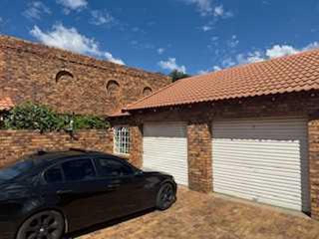 Townhouse for sale in Ekurhuleni, Gauteng