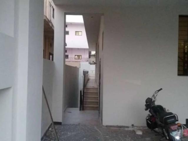House for rent in ای-11, Golra Sharif