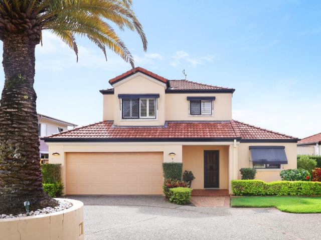 House for sale in Ashmore City