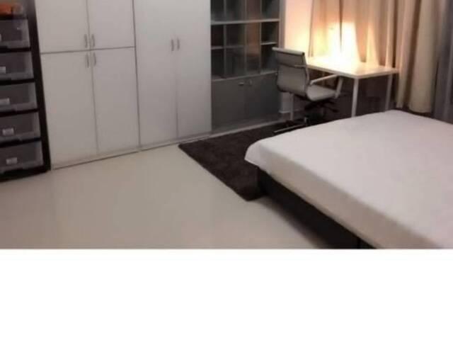 Room for rent in Aljunied, Singapore