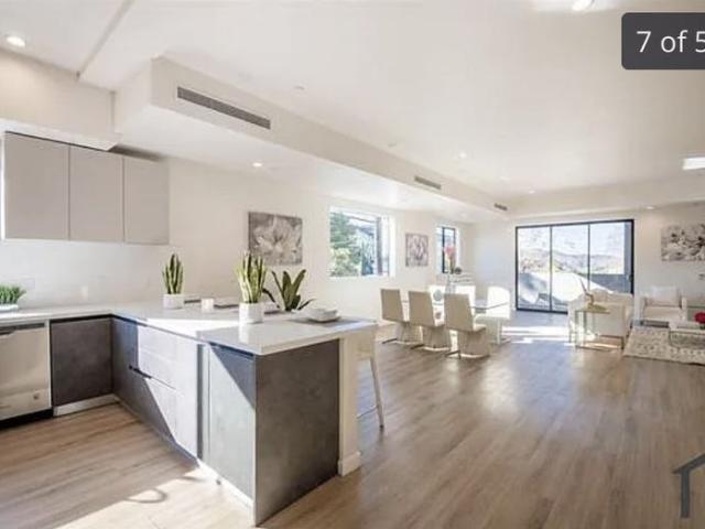 Room for rent in Canoga Park, California