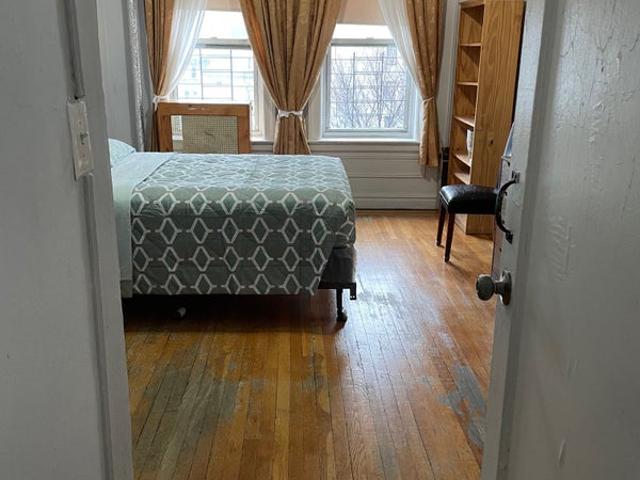 Room for rent in The Bronx, Arverne