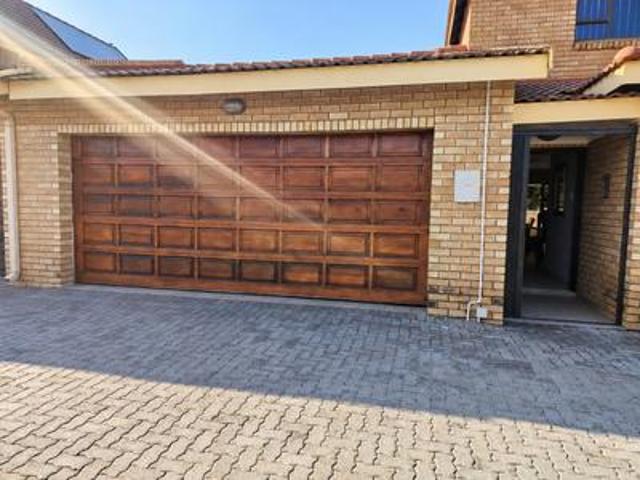 Apartment for sale in Oranjeville, Free State