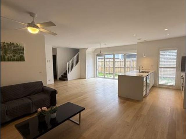 Townhouse for rent in Maidstone, Melbourne