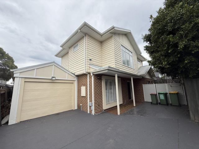 Townhouse for rent in Maidstone, Melbourne