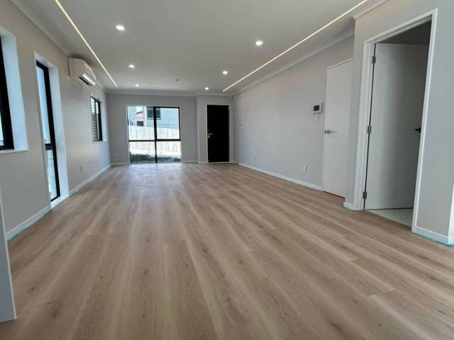 Townhouse for rent in Somerville, Howick