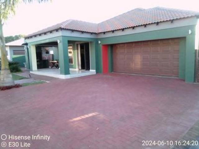 House for sale in Akasia, Gauteng