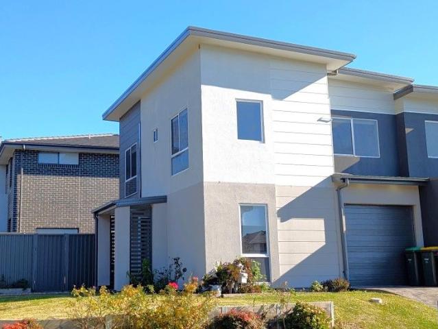 Townhouse for sale in Glenfield