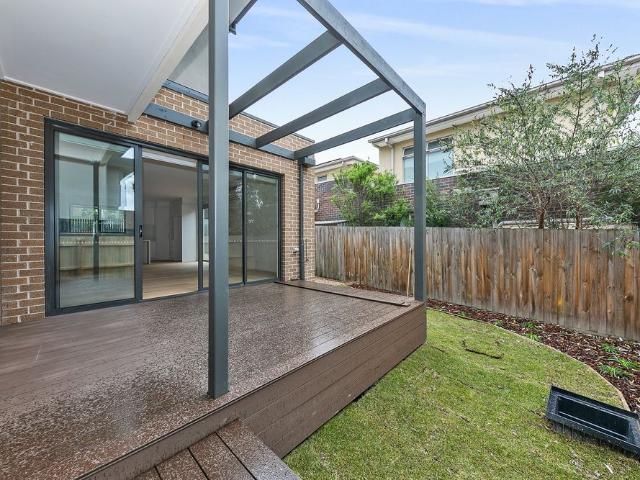 Townhouse for rent in Kerrimuir, Melbourne