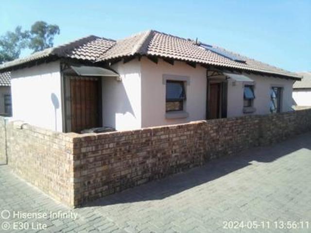Townhouse for sale in Akasia, Gauteng