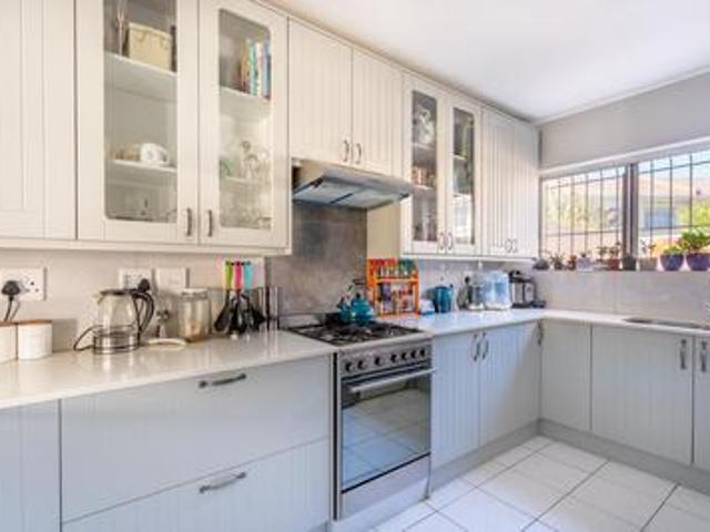 Townhouse for rent in Cape Town, Western Cape