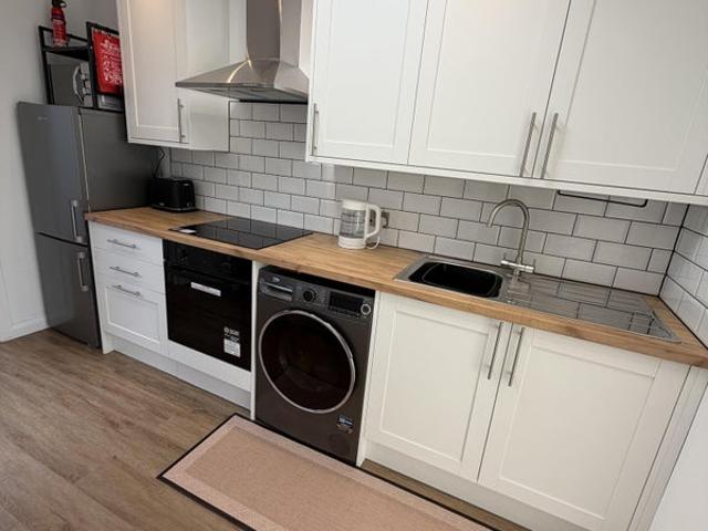 Studio for rent in Royal Borough of Kingston upon Thames, Greater London