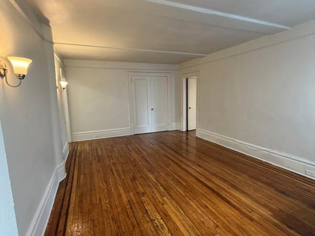 Room for rent in East Orange, New Jersey