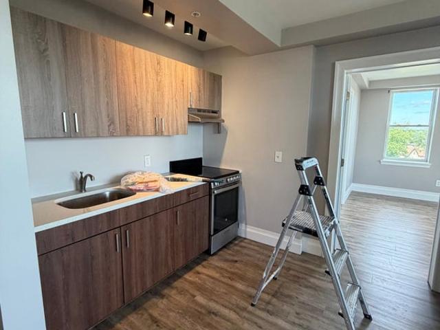 Room for rent in Elm Park Village, East Orange