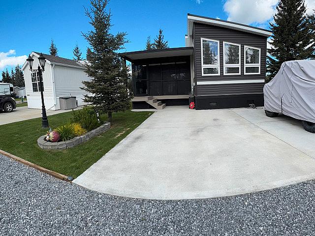 House for sale in Lousana, Alberta