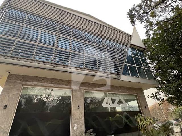 Building for sale in Islamabad