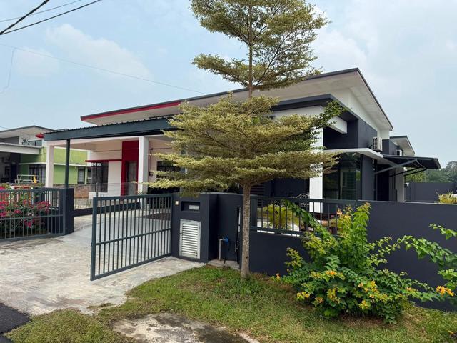 Residential House for sale in Bandar Baru Salak Tinggi, Sepang
