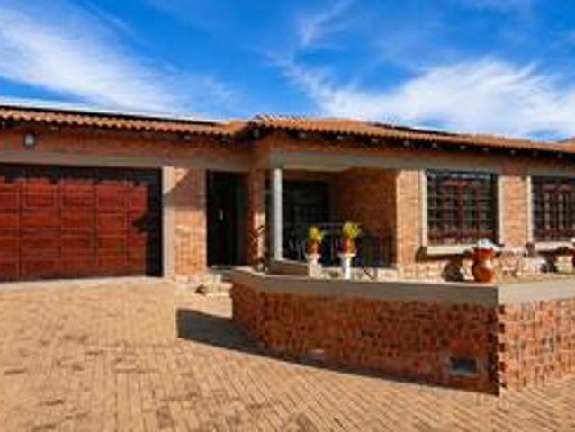 Townhouse for sale in Bloemfontein, Free State