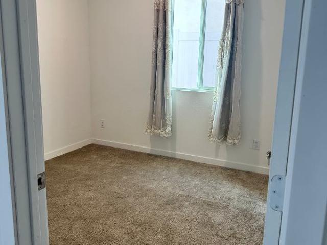 Room for rent in Rialto, California
