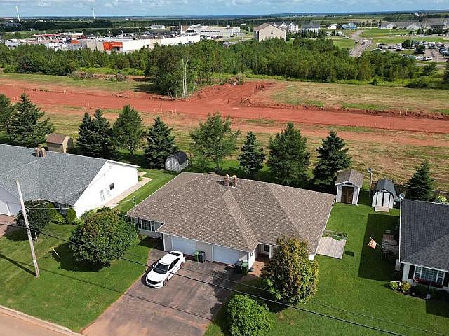 House for sale in Summerside
