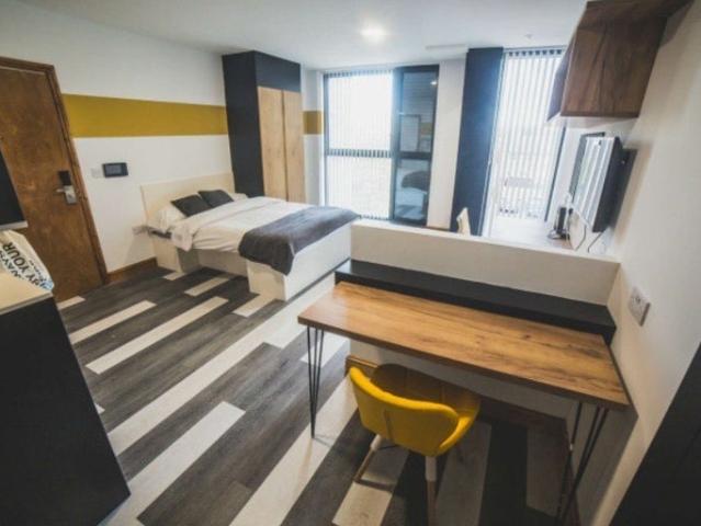 Studio for rent in West Midlands