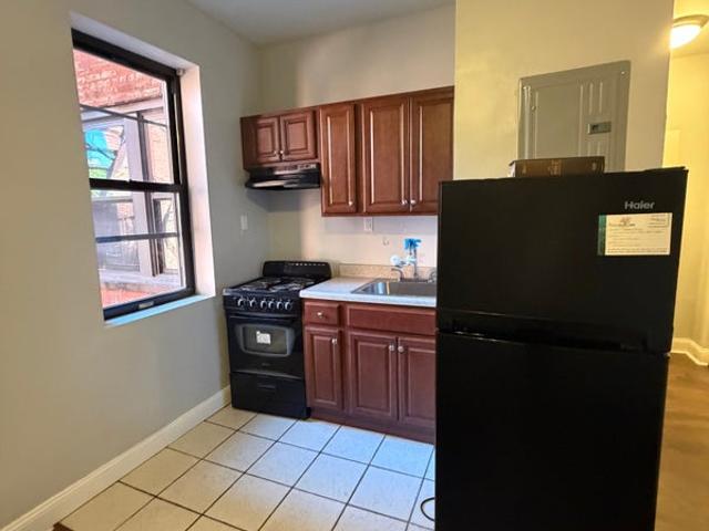 Room for rent in East Orange, New Jersey