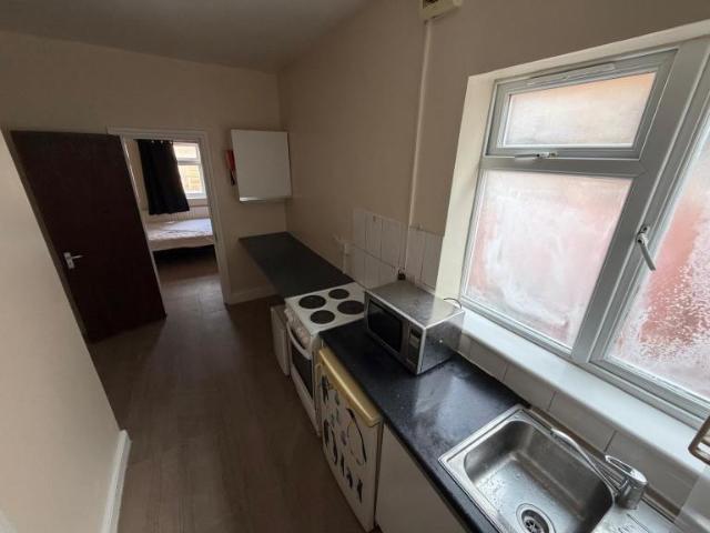 Studio for rent in Seven Kings, Greater London