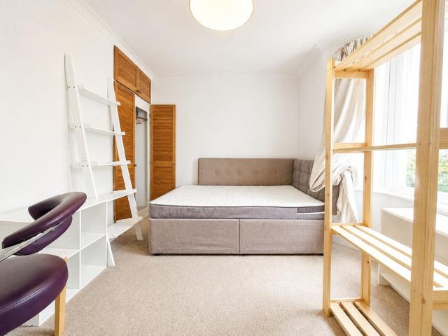 Studio for rent in Islington, Greater London