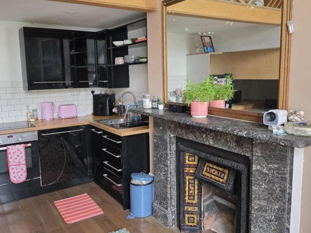 Studio for rent in Aldrington