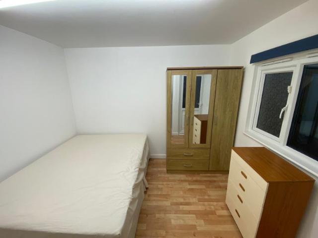 Studio for rent in Tolworth, Greater London