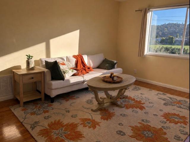 Room for rent in Mill Valley, California