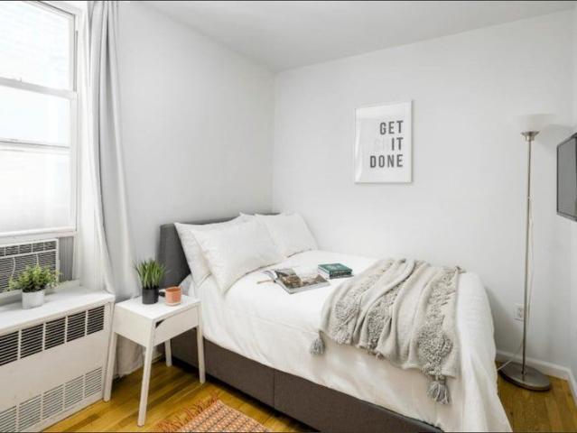 Room for rent in Arverne, New York