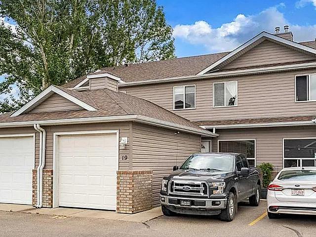 Townhouse for rent in Airdrie, Alberta