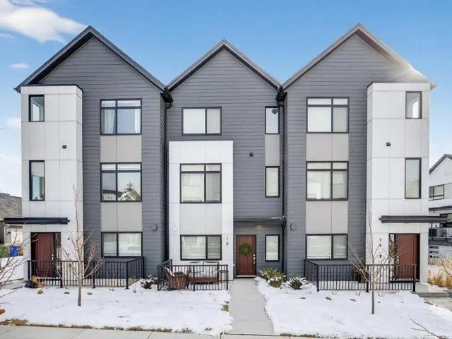 Townhouse for rent in Currie Barracks, Calgary